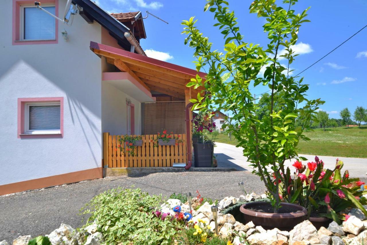 Guesthouse Ella スルニュ エクステリア 写真